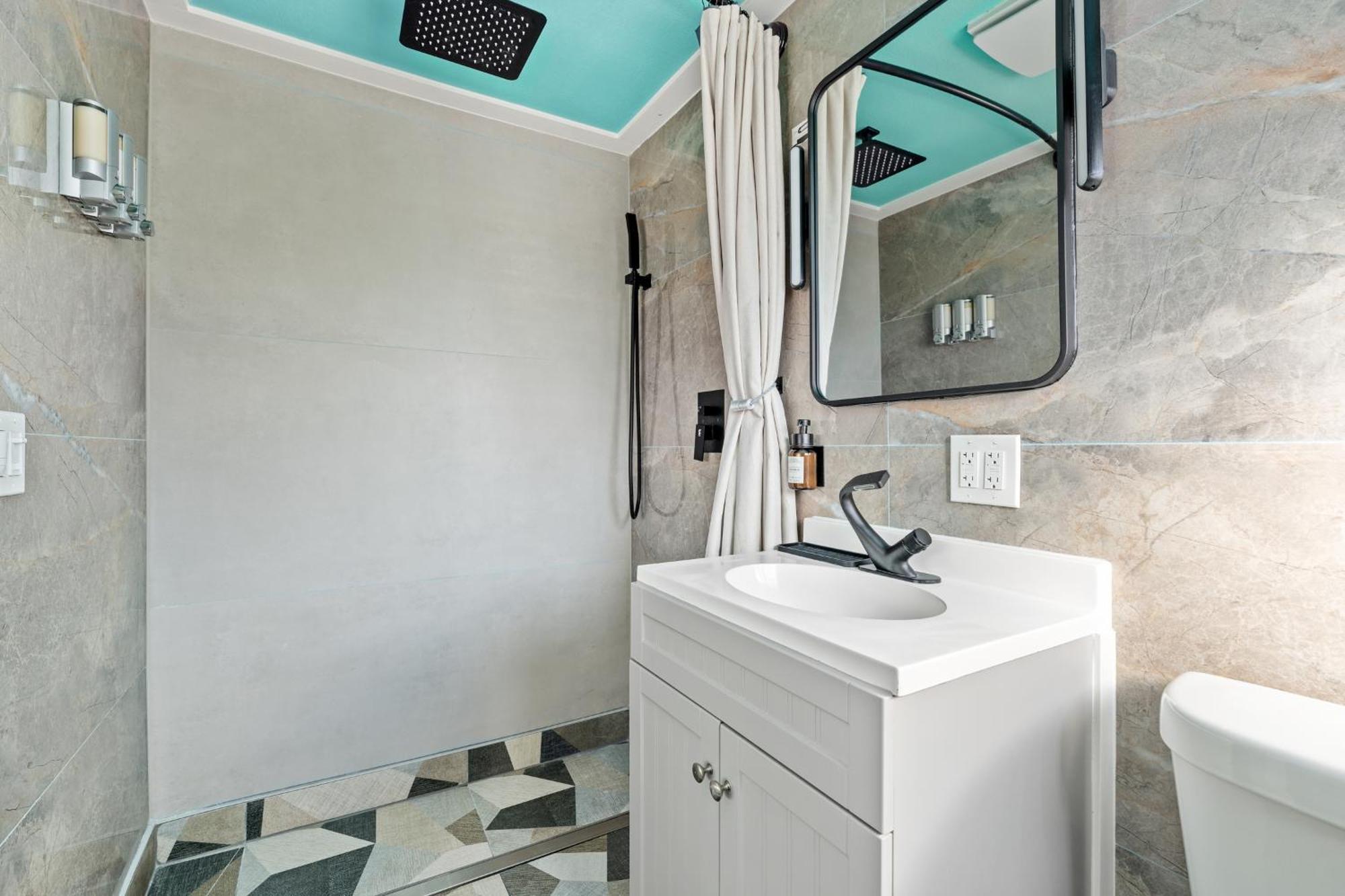 Above The Sea Apartment St. Petersburg Luaran gambar